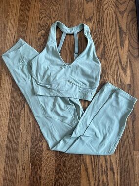 Gym shark x Whitney Simmons Seamless Padded Sports Bra Legging Set - Sage Green